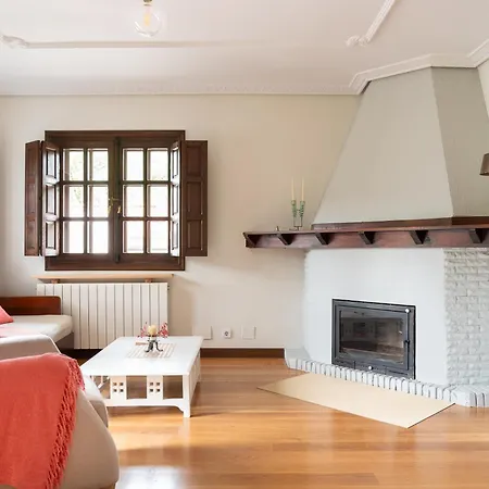 Casa vacanze La Casa Del Vivar De La Granja En Valles Pasiegos *