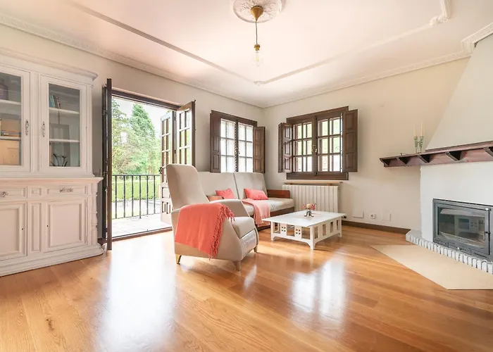 La Casa Del Vivar De La Granja En Valles Pasiegos Santa Maria de Cayon