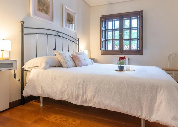 La Casa Del Vivar De La Granja En Valles Pasiegos * Santa Maria de Cayon