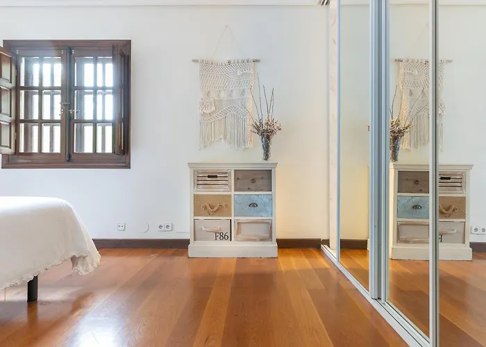 La Casa Del Vivar De La Granja En Valles Pasiegos * Santa Maria de Cayon