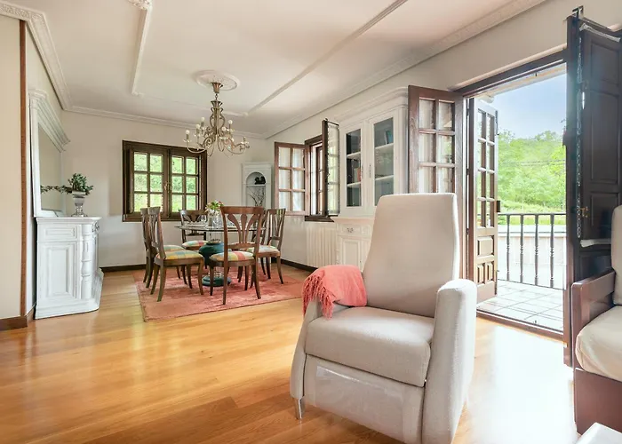 Holiday home La Casa Del Vivar De La Granja En Valles Pasiegos